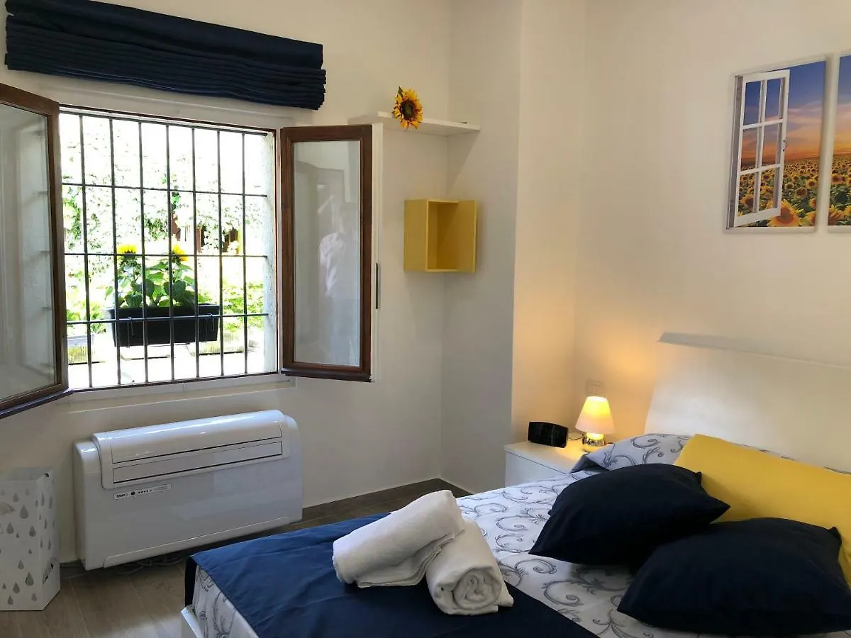 Guest house L'Antica Corte Lazzago Rooms Como